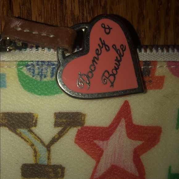 NOWT Dooney And Bourke Coated Canvas Wristlet - Picture 2 of 4